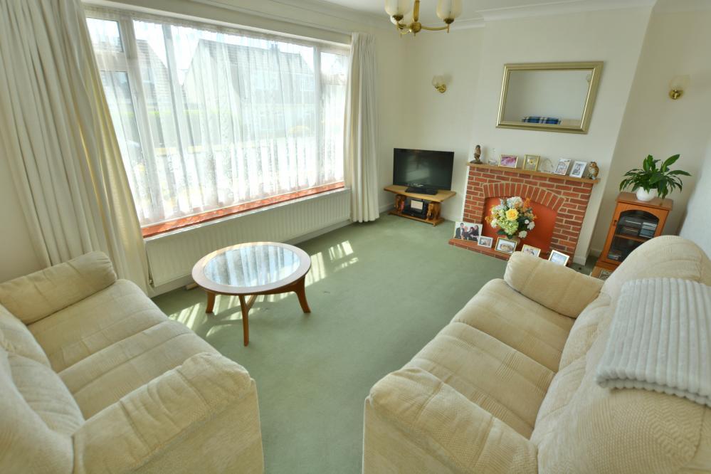 Foxcroft Drive, Colehill, BH21 2LA photo 3