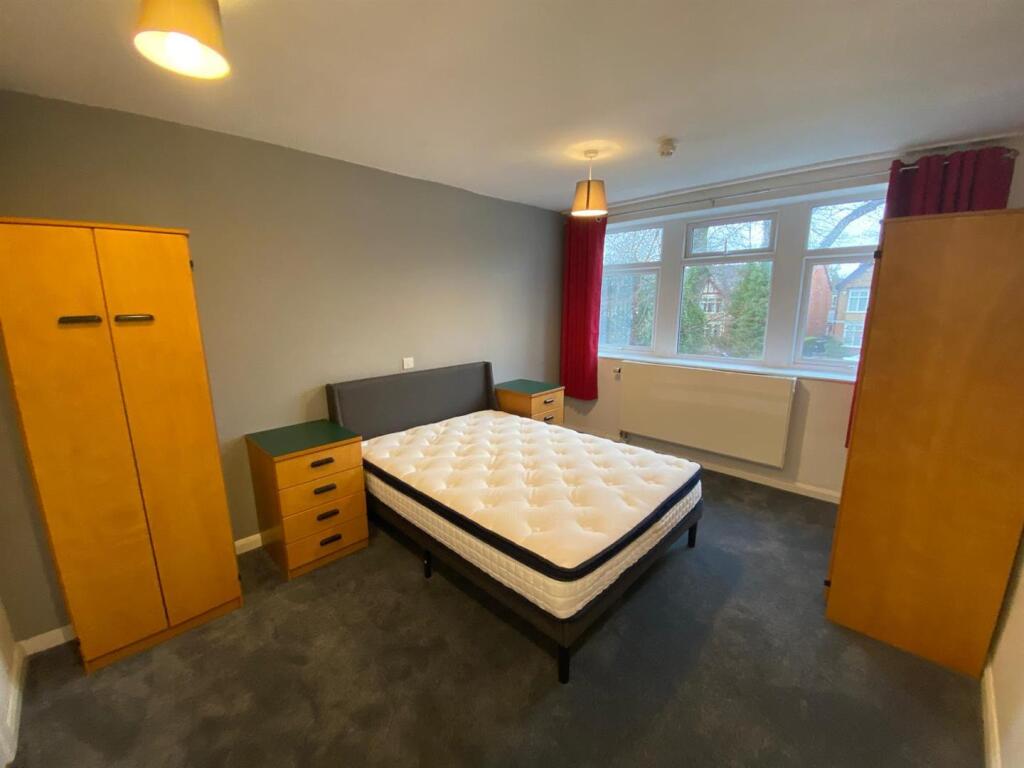 Main image of property: Ensuite 12, Earlsdon Avenue South, Coventry, CV5 6TH
