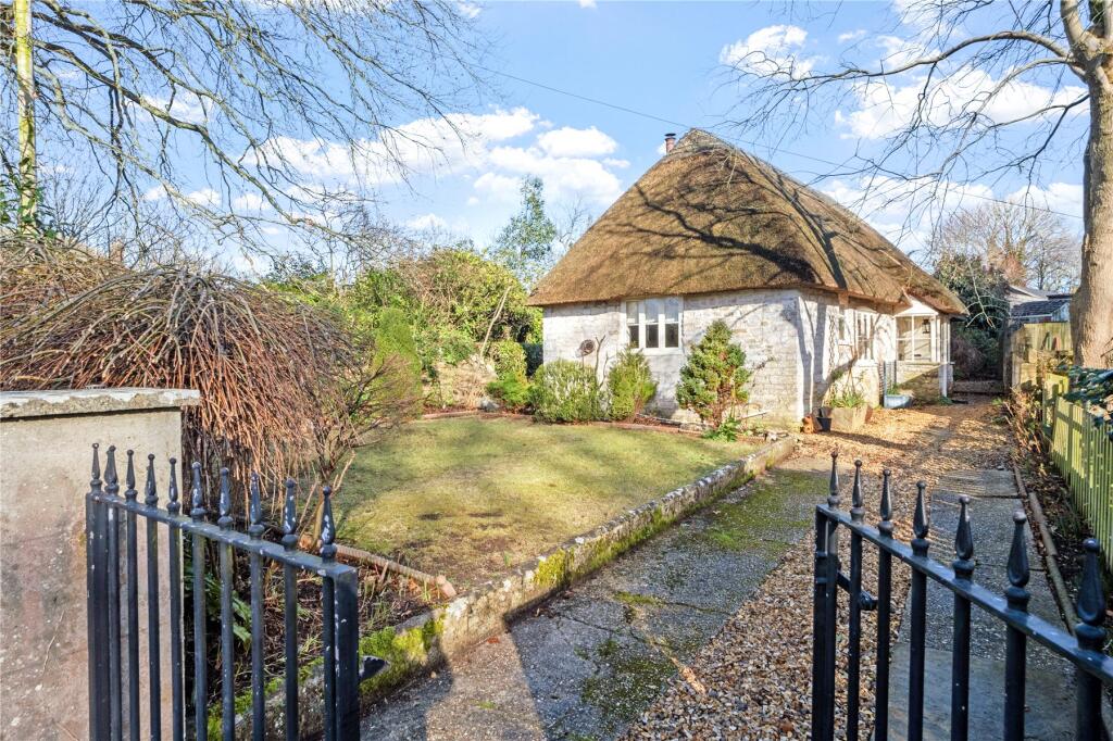 3-bed detached on Upwey, Weymouth, Dorset, £435,000