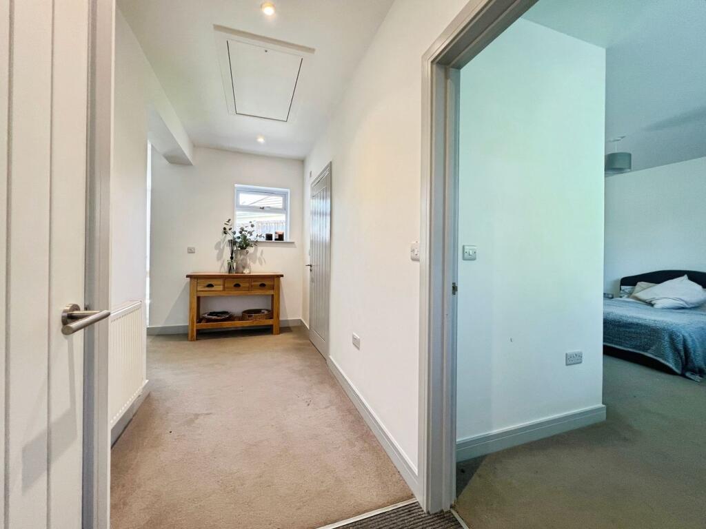 Somerton Road , Street , BA16 photo 5