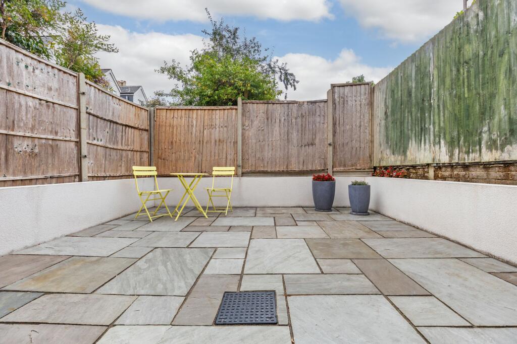 House in Winchester, Hampshire - View 4