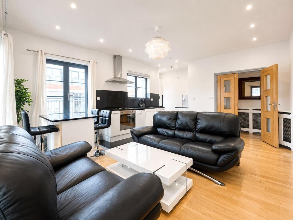 Main image of property: Greatorex Street, London, E1