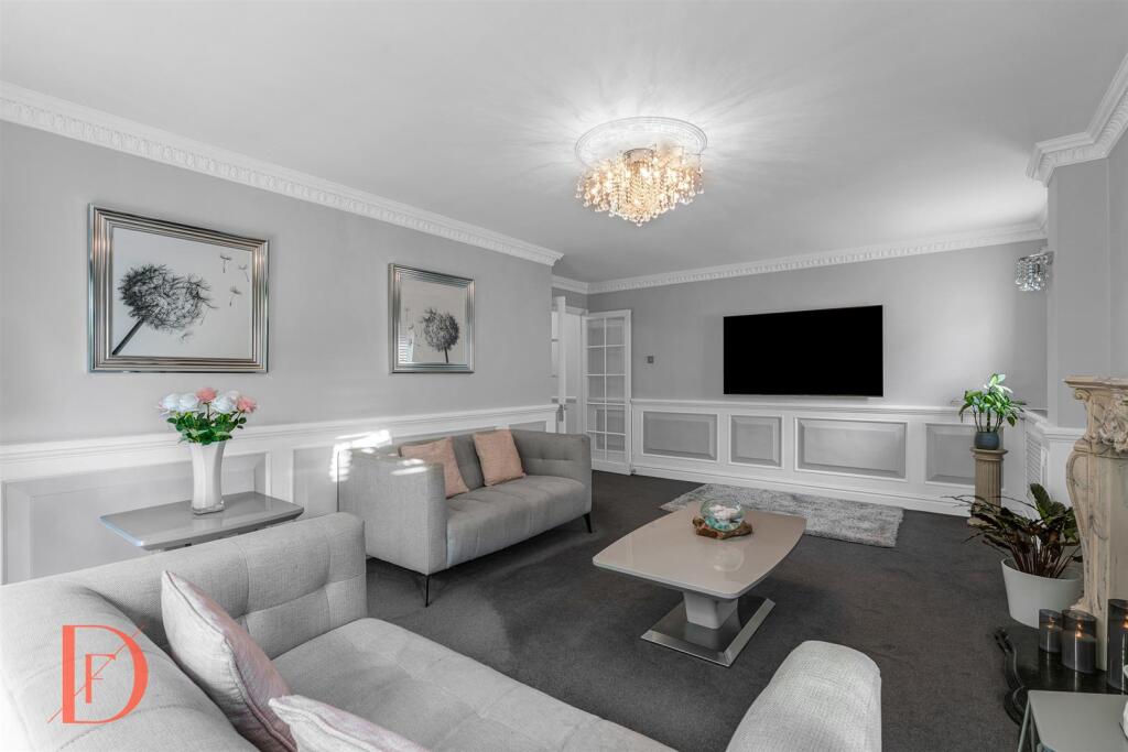 Ollards Grove, Loughton photo 3