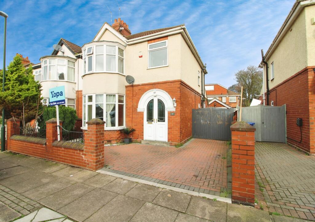 3-bed semi-detached on Compton Drive, Grimsby, DN34, £185,000