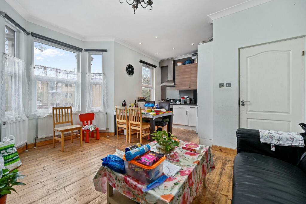 Apartment in London, Twyford - View 2