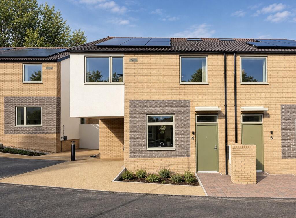 4-bed semi-detached on Burgess Close, Kingswood, Bristol, BS15, £550,000