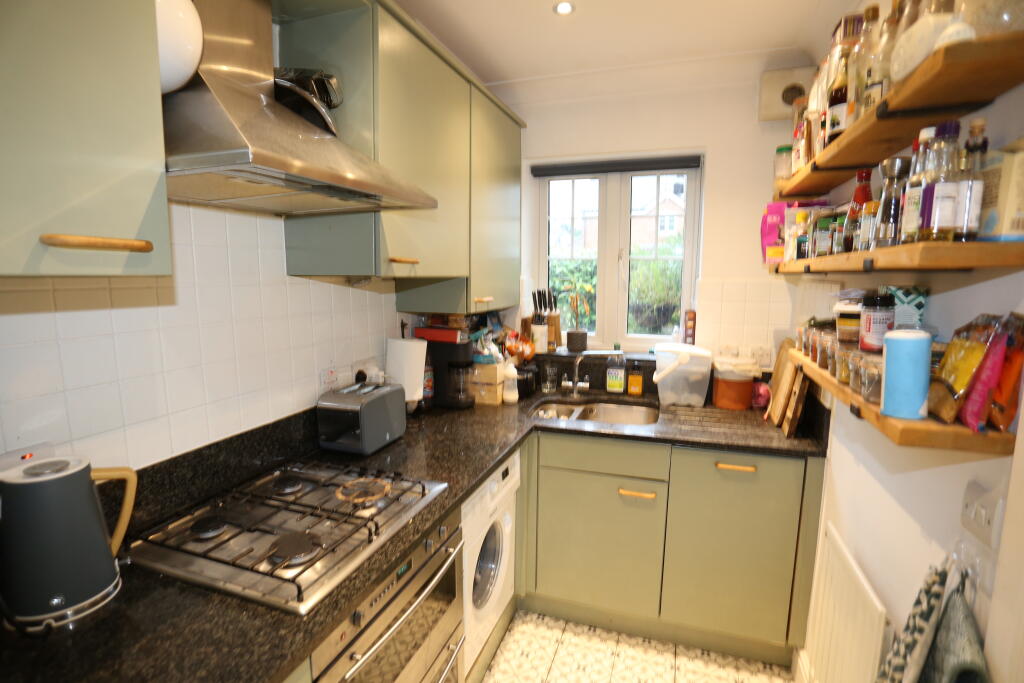 Badgers Rise, Woodley, RG5 3AJ photo 4