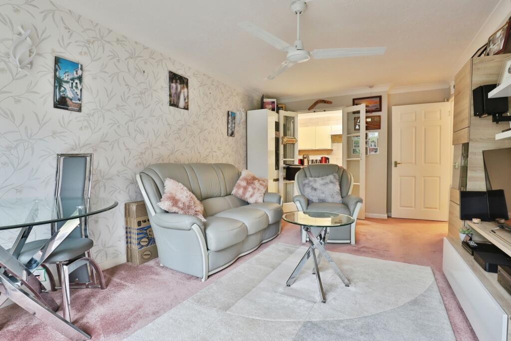 Apartment in Bournemouth - View 3