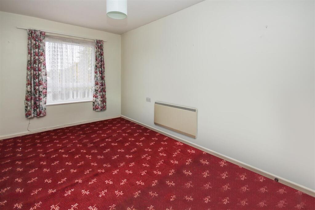 Apartment in Northampton - View 4