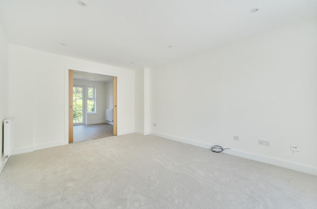 Thomas Drive, Warfield, Bracknell, Berkshire, RG42 photo 4