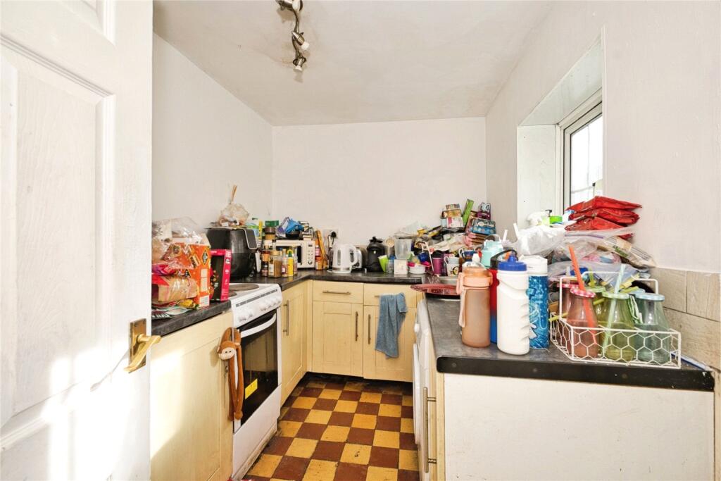 House in Yeovil, Somerset - View 2