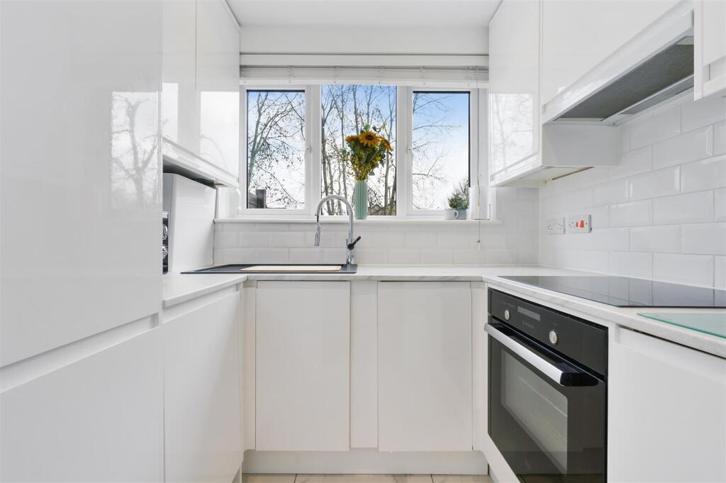 Runnymede, Colliers Wood photo 3