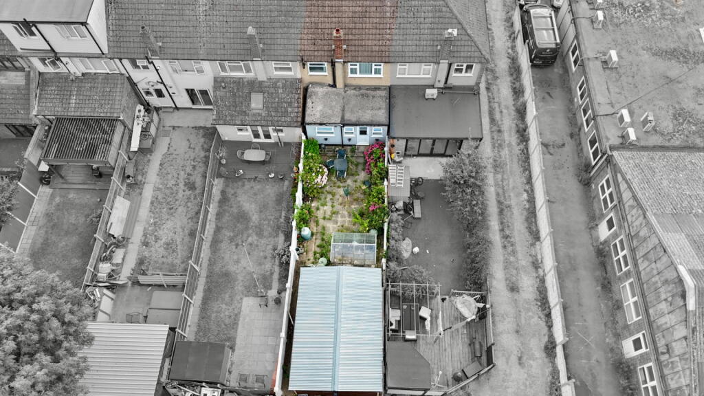 House in Southend-on-Sea - View 4