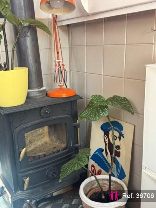 House in Bristol, Cliftonwood, Spike Island - More