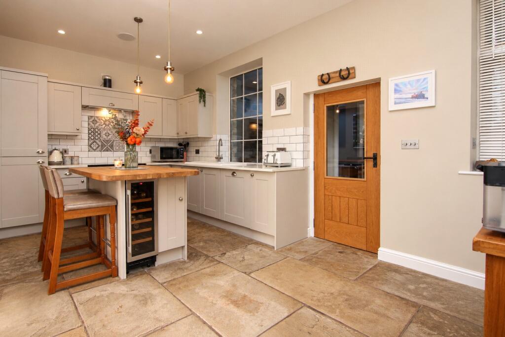 House in Bradford, Sutton - View 3