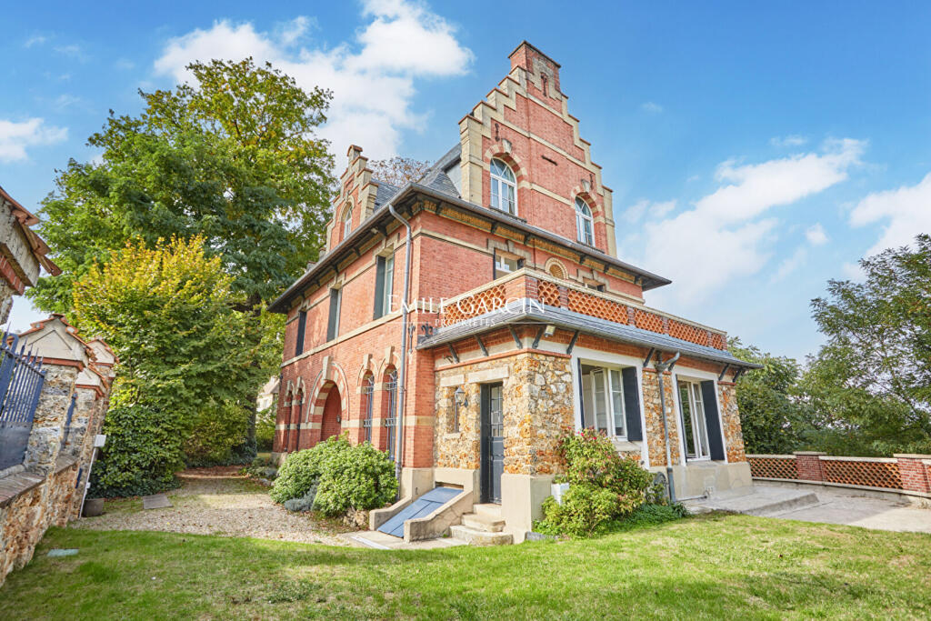 Main image of property: Paris-Isle of France, Yvelines, Versailles