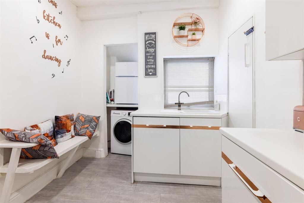 Apartment in Torquay - View 4