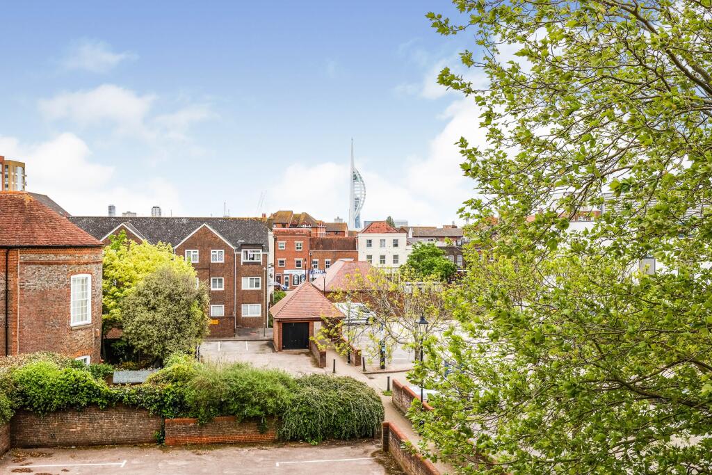 Apartment in Portsmouth - View 4