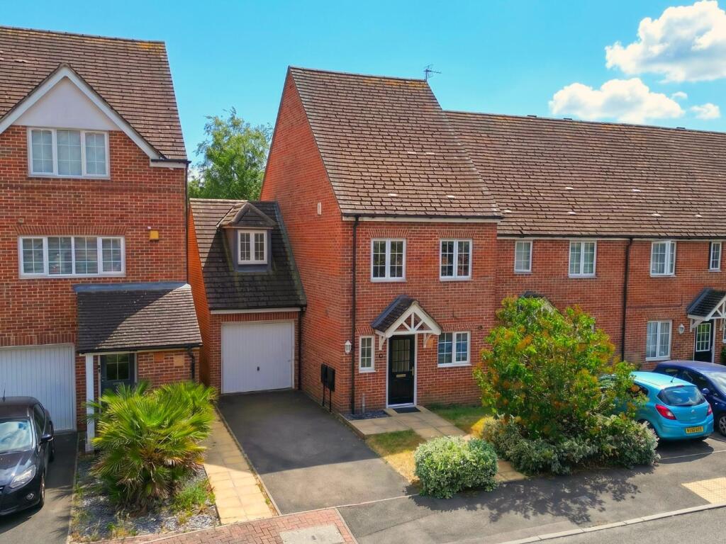 Main image of property: School Drive, Woodley, Reading, Berkshire, RG5 3PZ