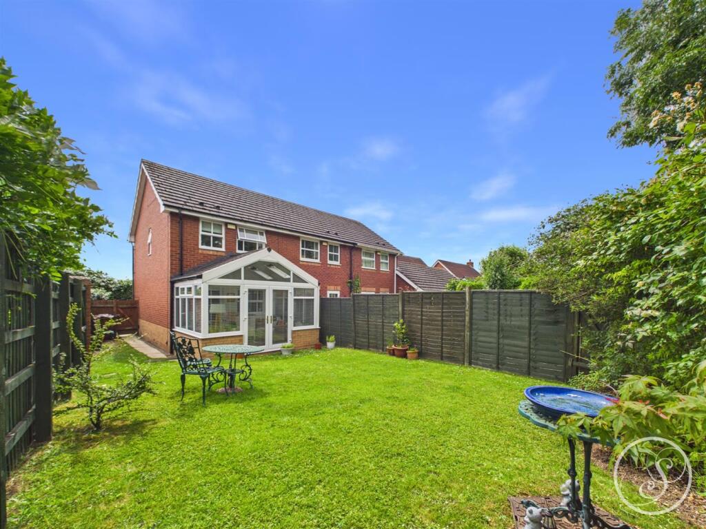 Elm Tree Close, Leeds - View 4