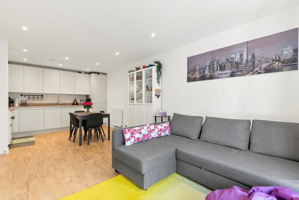 Apartment in Twickenham - More