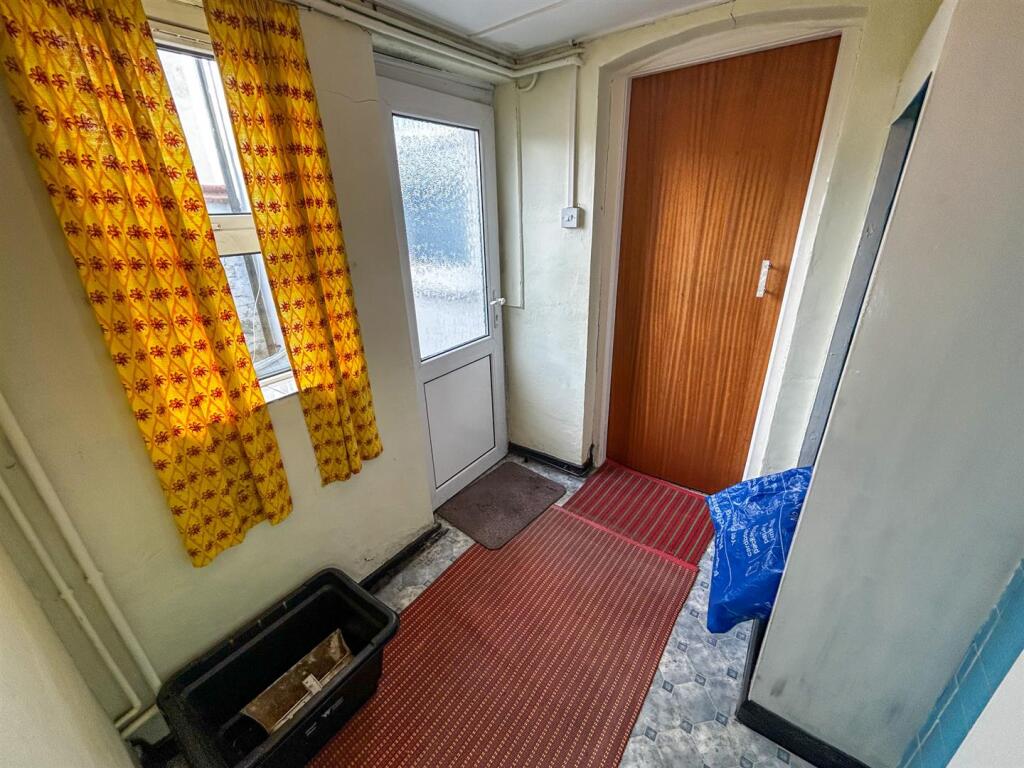 House in Wrexham, Caia Park - More