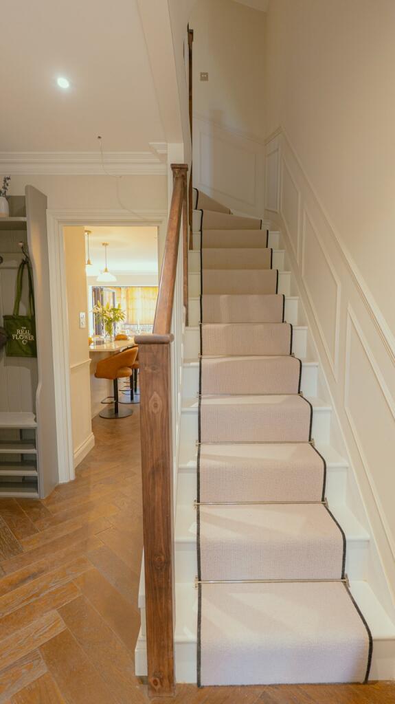 House in London - View 5