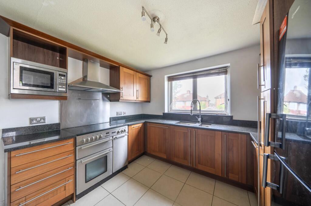 Lyon Meade, Stanmore, HA7 photo 4