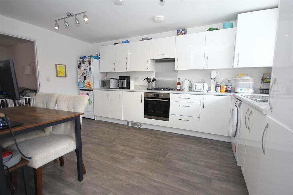 House in Winchester, Whiteley - View 5