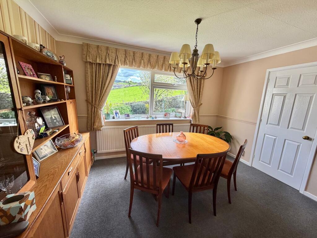 House in Bradford, Cross Roads - View 4