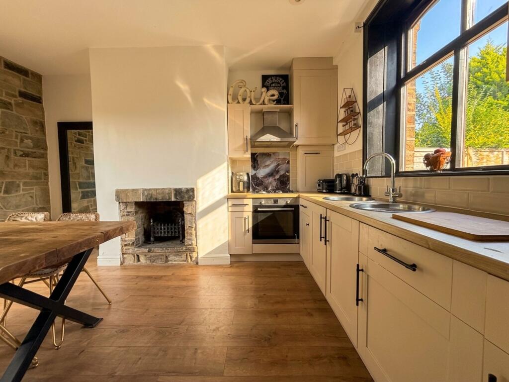 Highgate Terrace, Thornhill, WF12 photo 3