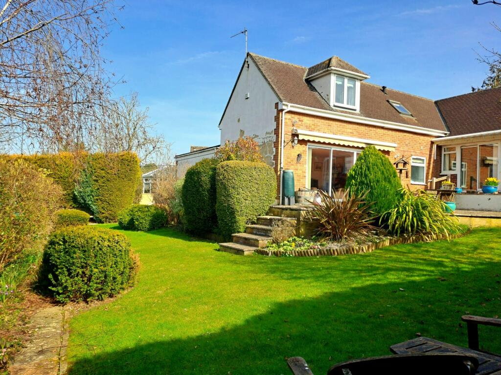 Main image of property: Oxford Road, Garsington, OX44