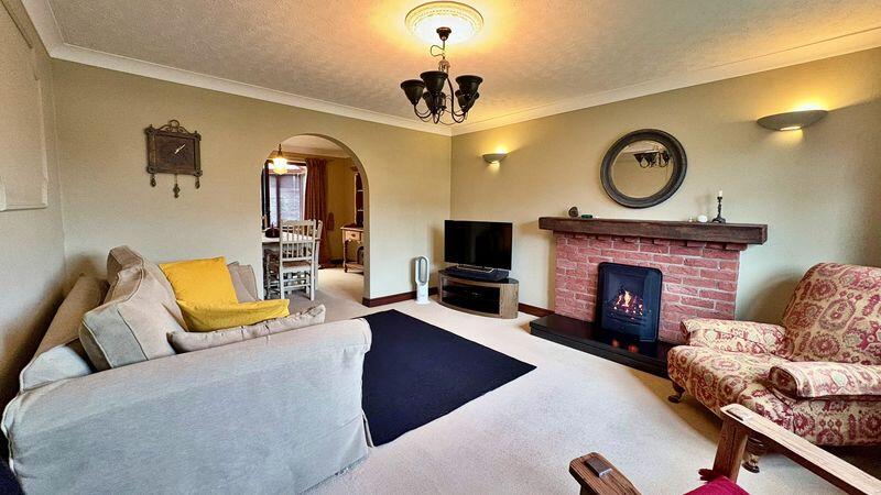 Meadow Rise, Lea, Gainsborough photo 2