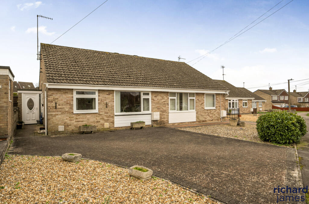 2-bed semi-detached on Keats Close, Royal Wootton Bassett, SN4, £275,000