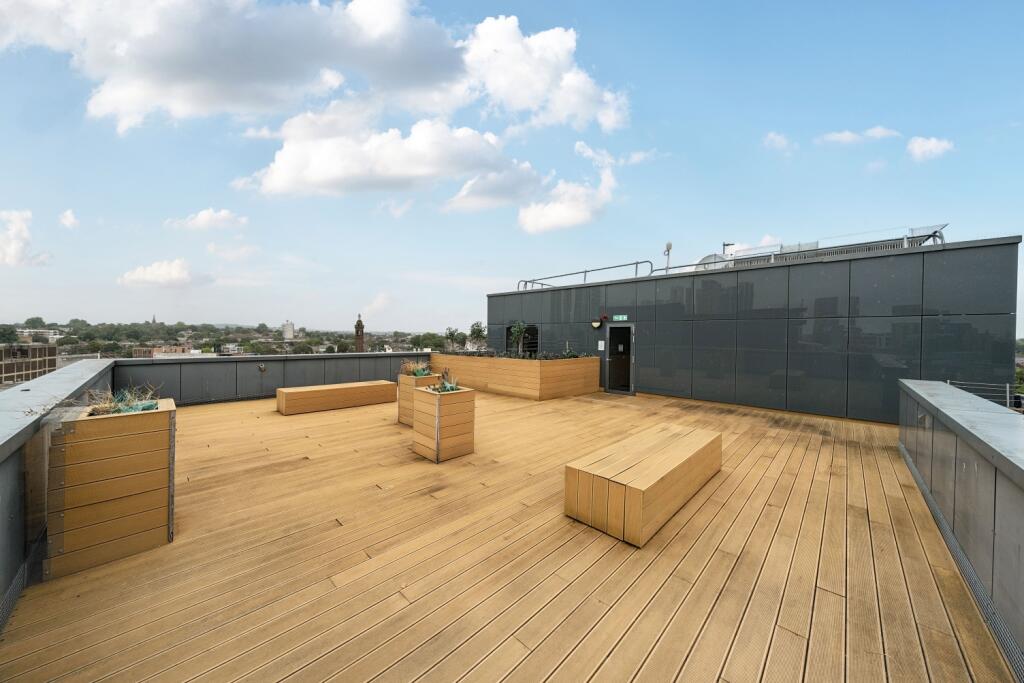 Apartment in London - More