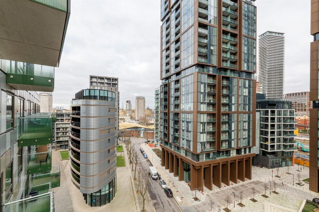 Main image of property: Lincoln Plaza, Canary Wharf