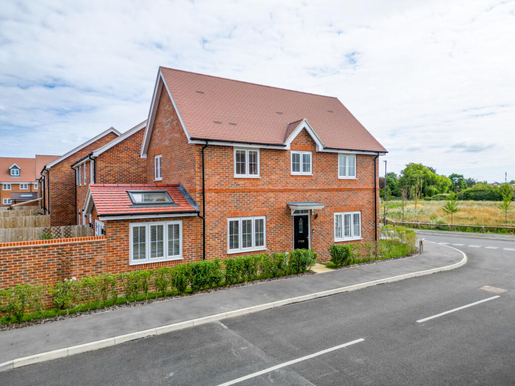 Main image of property: Bodge Piece, Weston Turville