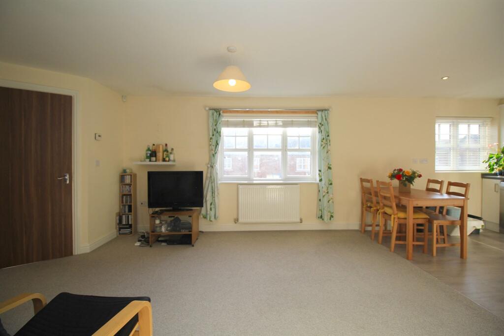 Apartment in Leicester - More
