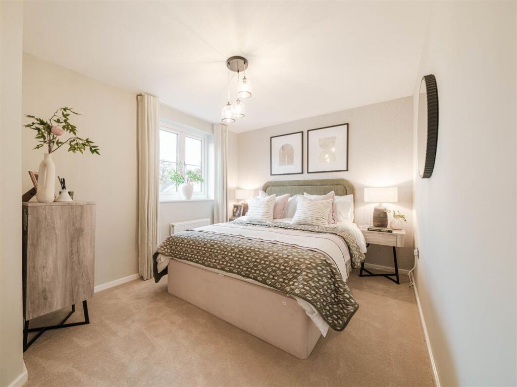 House in Nuneaton and Bedworth, Warwickshire - View 5