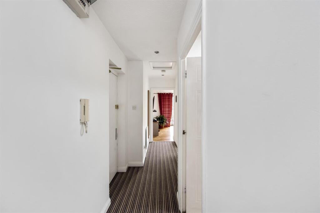 Apartment in Brighton - View 4