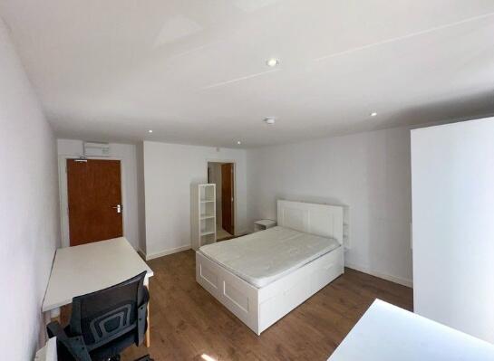 Apartment in Nottingham, Rainbow Quarter, St Ann's - View 3