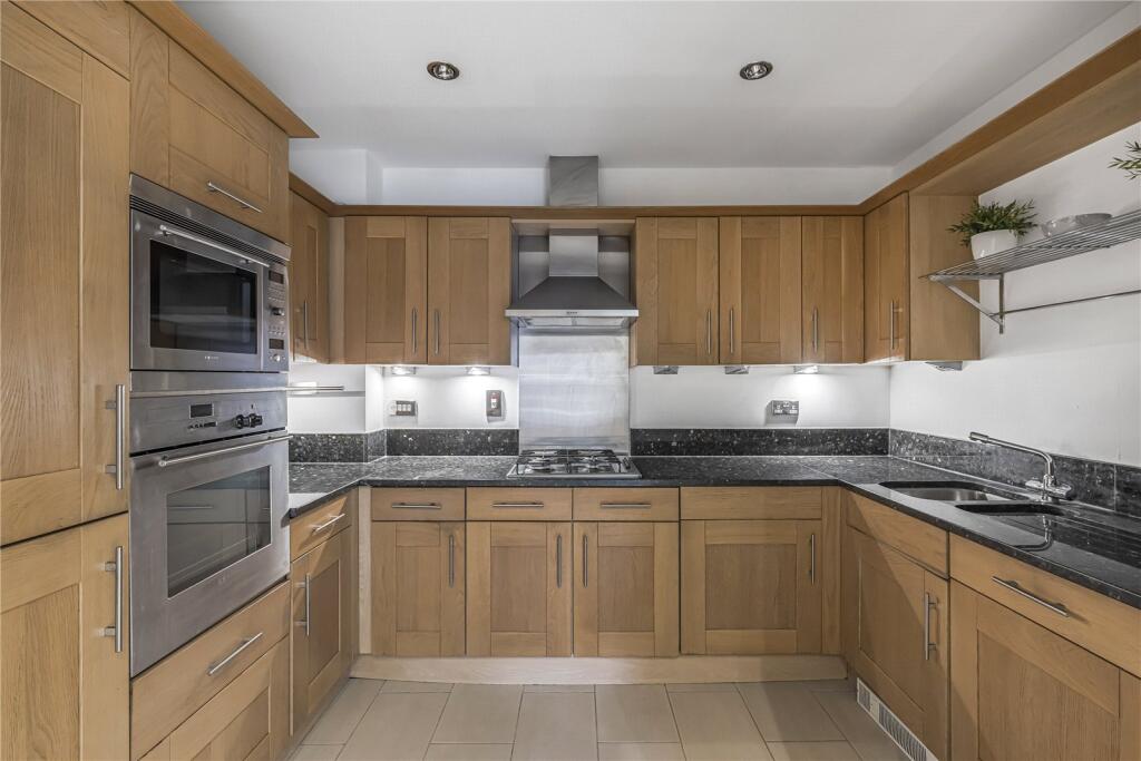Apartment in London, Royal Borough of Kensington and Chelsea - View 2