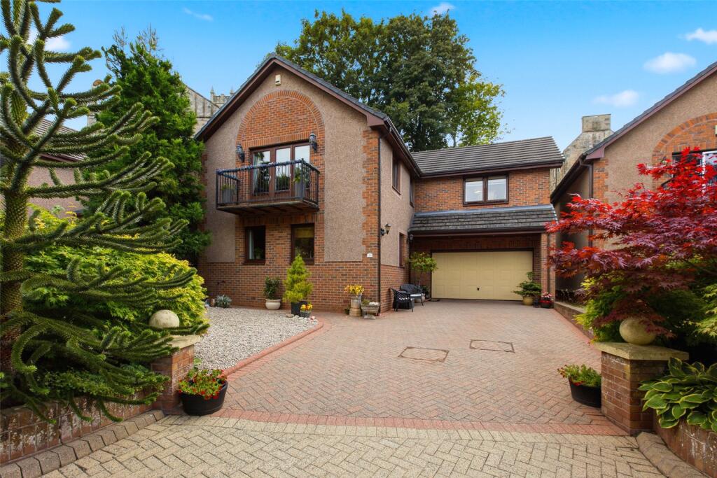 Main image of property: 5 Telford Court, Bannockburn, Stirling, FK7