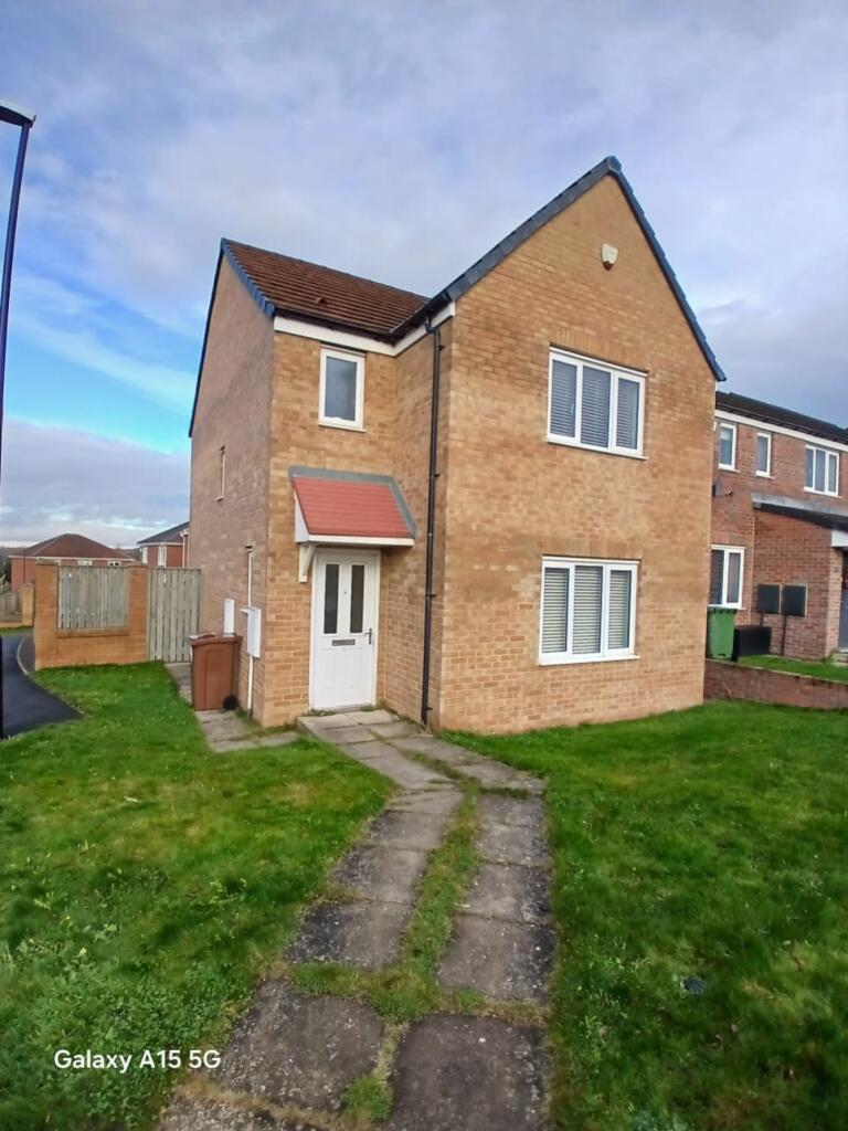 3-bed detached on Teal Close, Hetton-le-Hole, Houghton Le Spring, Tyne and Wear, DH5, £200,000