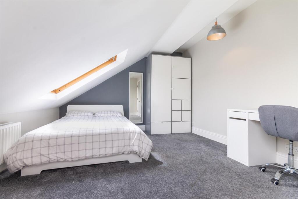 Apartment in Newcastle upon Tyne - View 4