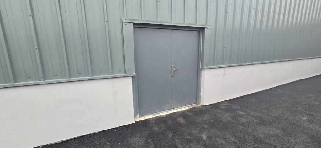 Side access
