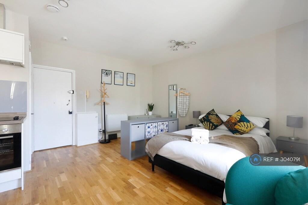 Apartment in Brighton - View 2