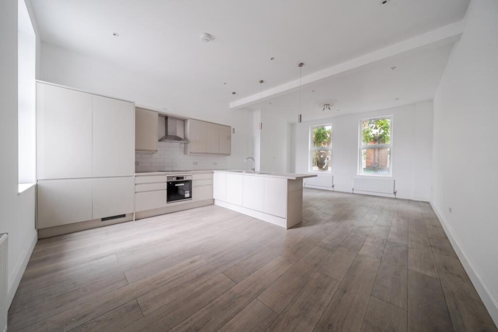 Apartment in London - More