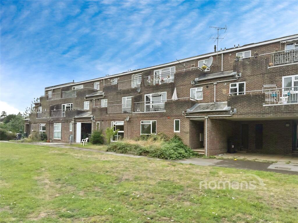 Studio flat on Oglander Road, Winchester, Hampshire, £100,000