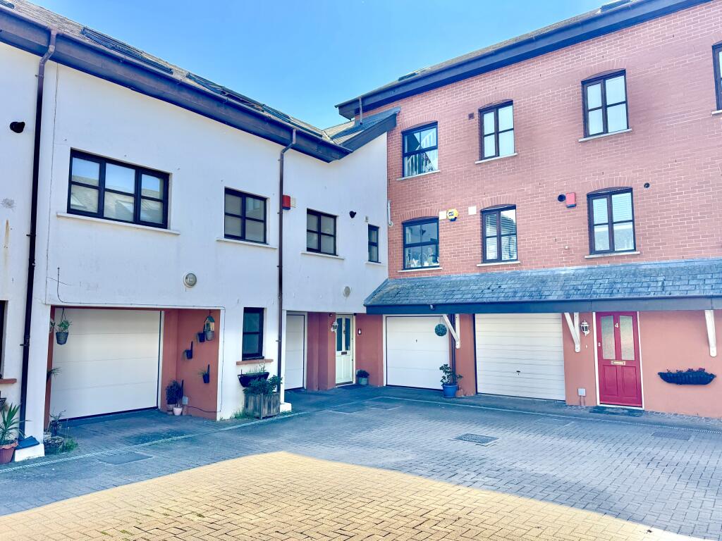 4-bed house on Luxton Court, Cullompton, Devon, EX15 1FJ, £275,000